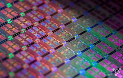 英特爾面臨新挑戰(zhàn) ARM與臺積電攜手進(jìn)軍7納米芯片領(lǐng)域